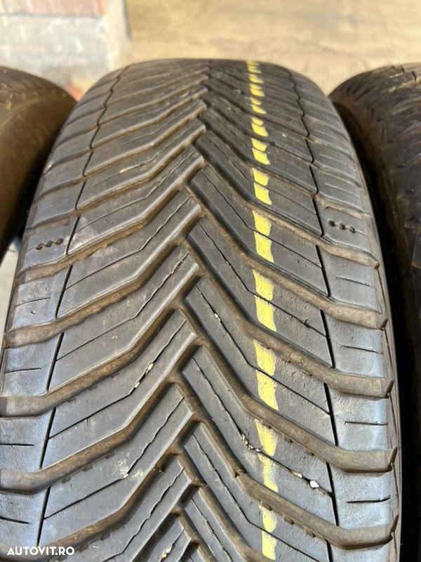 vând 4 anvelope 215/65/17 Michelin allseazon foarte bune - 4