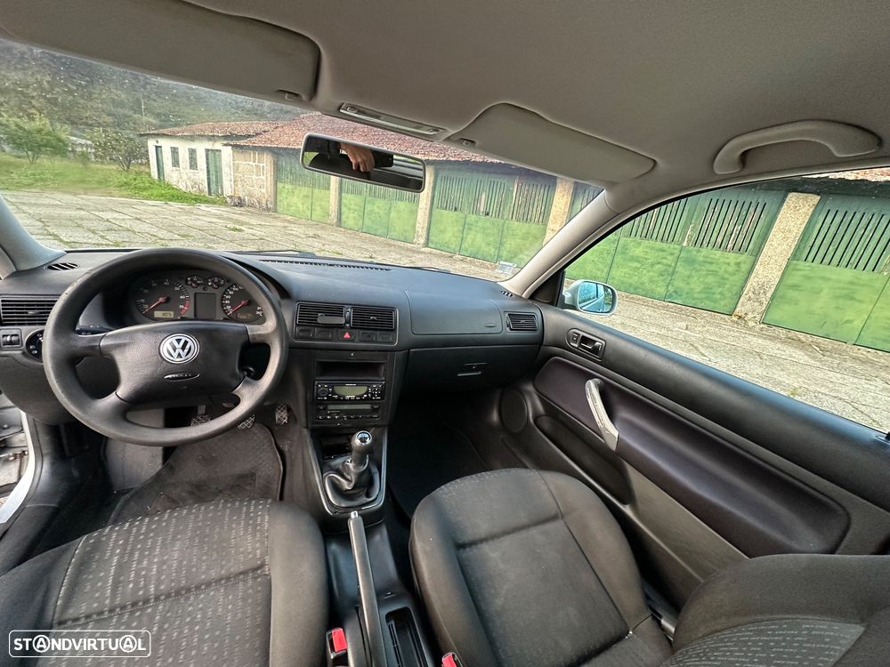 VW Golf 1.6i Confortline - 24