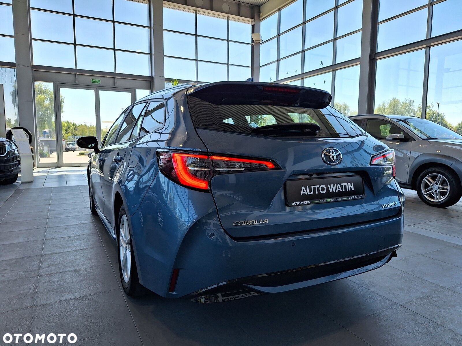 Toyota Corolla 2.0 Hybrid Comfort - 2