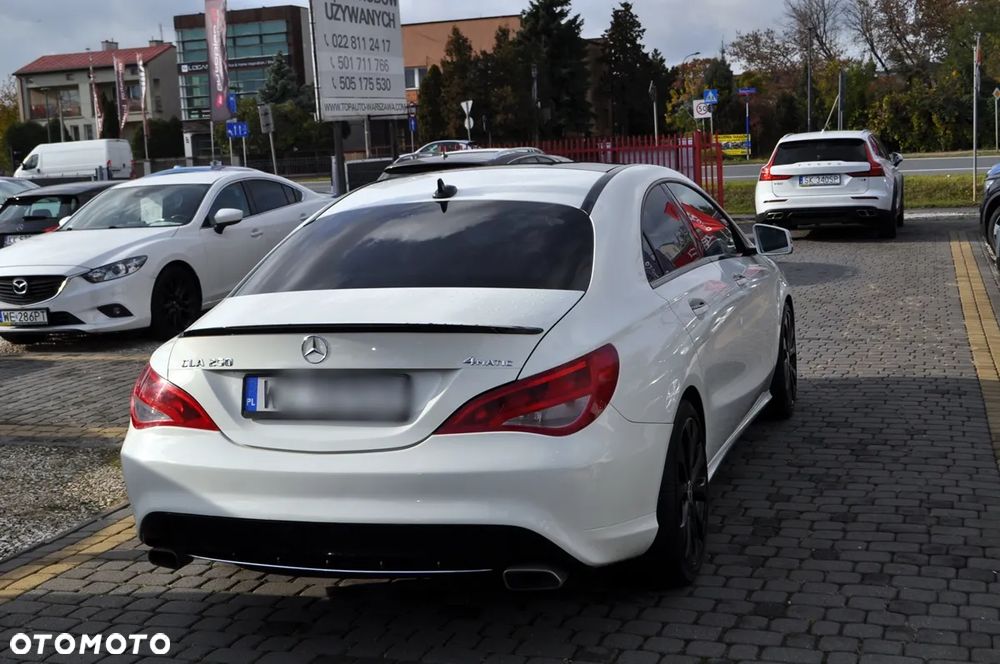 Mercedes-Benz CLA 250 4Matic 7G-DCT AMG Line - 10