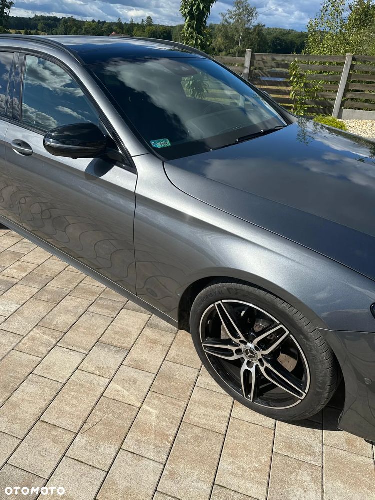 Mercedes-Benz Klasa E 220 d 4-Matic 9G-TRONIC - 9