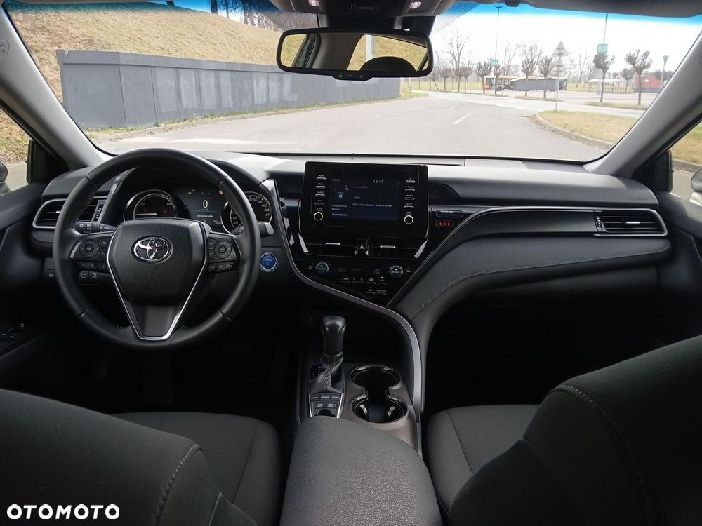 Toyota Camry 2.5 Hybrid Comfort CVT - 22