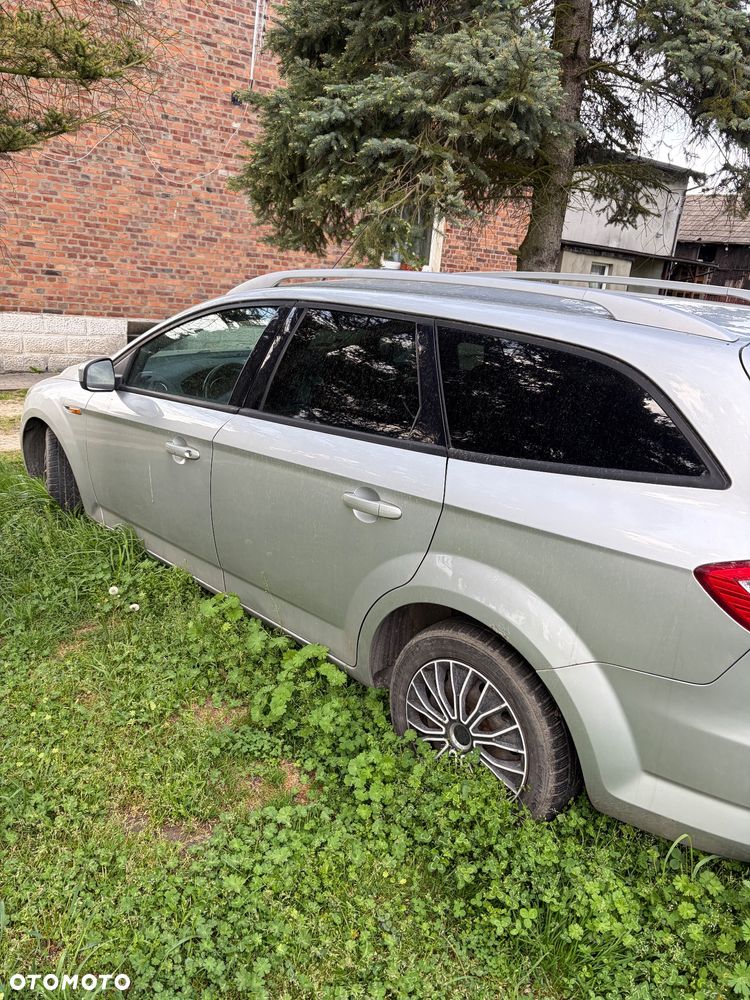 Ford Mondeo 2.0 TDCi Ambiente - 4