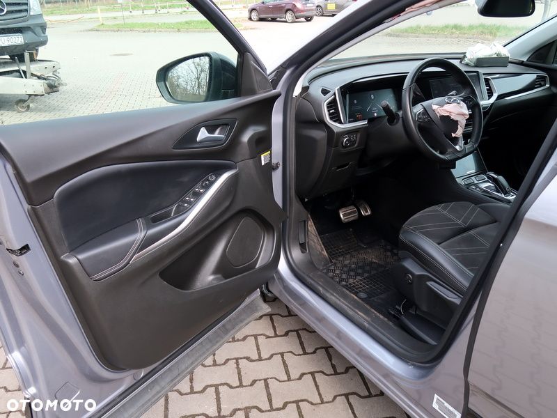 Opel Grandland 1.2 T GS S&S - 11