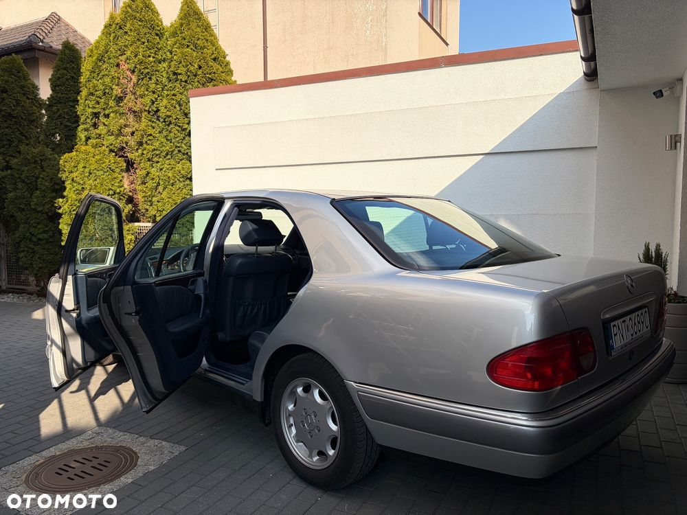 Mercedes-Benz Klasa E - 4