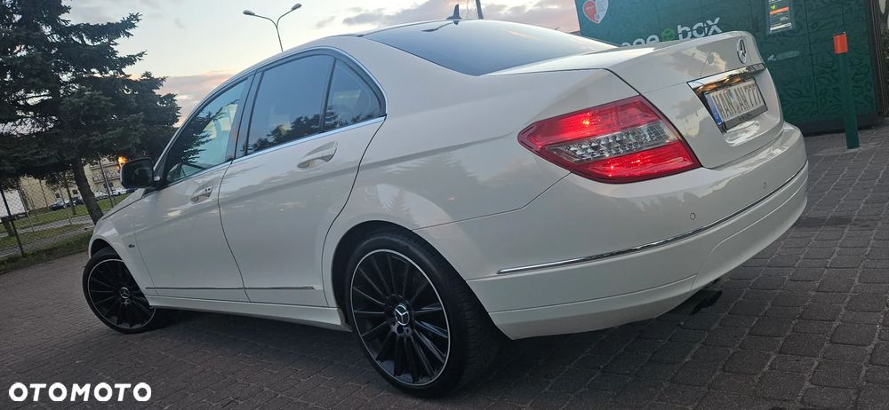 Mercedes-Benz Klasa C 180 BlueEFFICIENCY 7G-TRONIC Avantgarde - 13