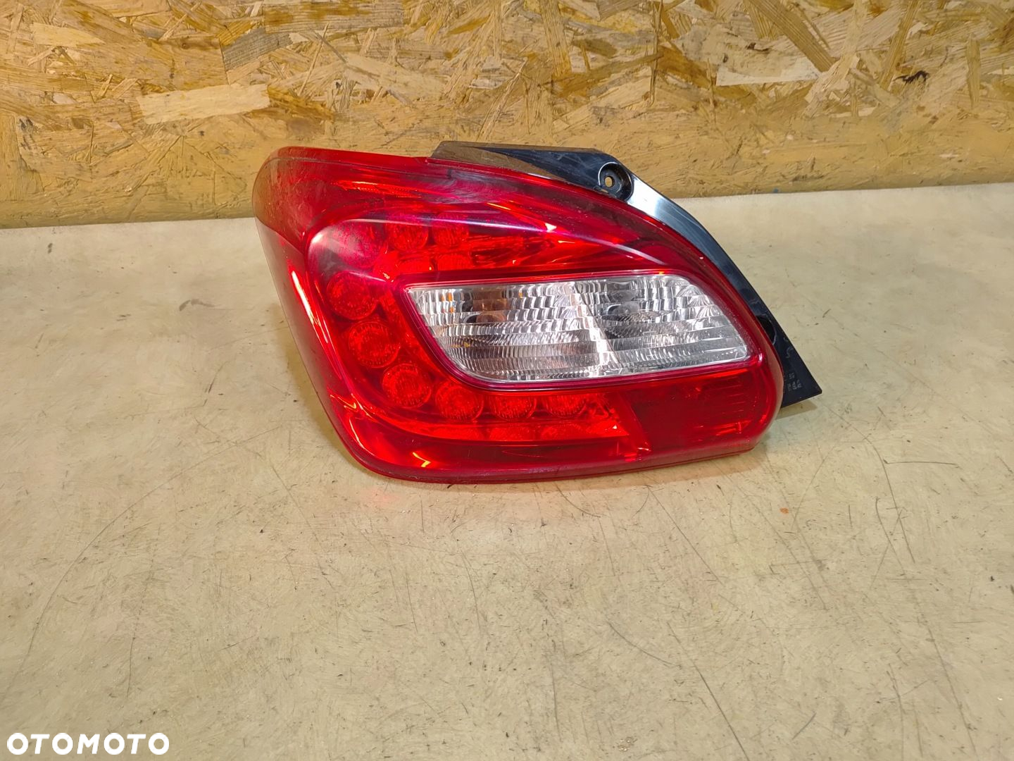 MITSUBISHI SPACE STAR II LIFT LAMPA LEWY TYŁ ADQ062-0000 16-19 - 2