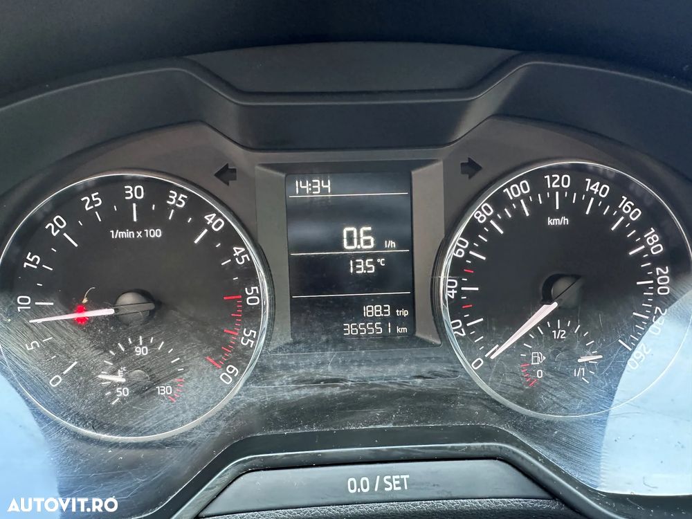 Skoda Octavia 1.6 TDI AMBITION - 9