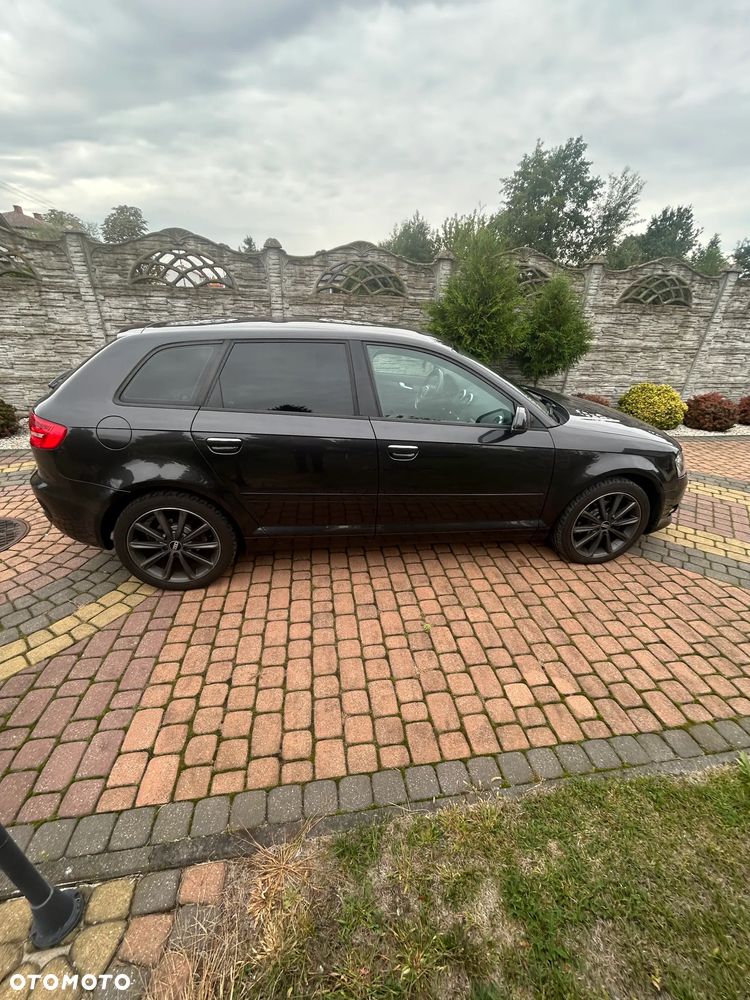 Audi A3 Sportback 2.0 TDI DPF Ambiente - 2