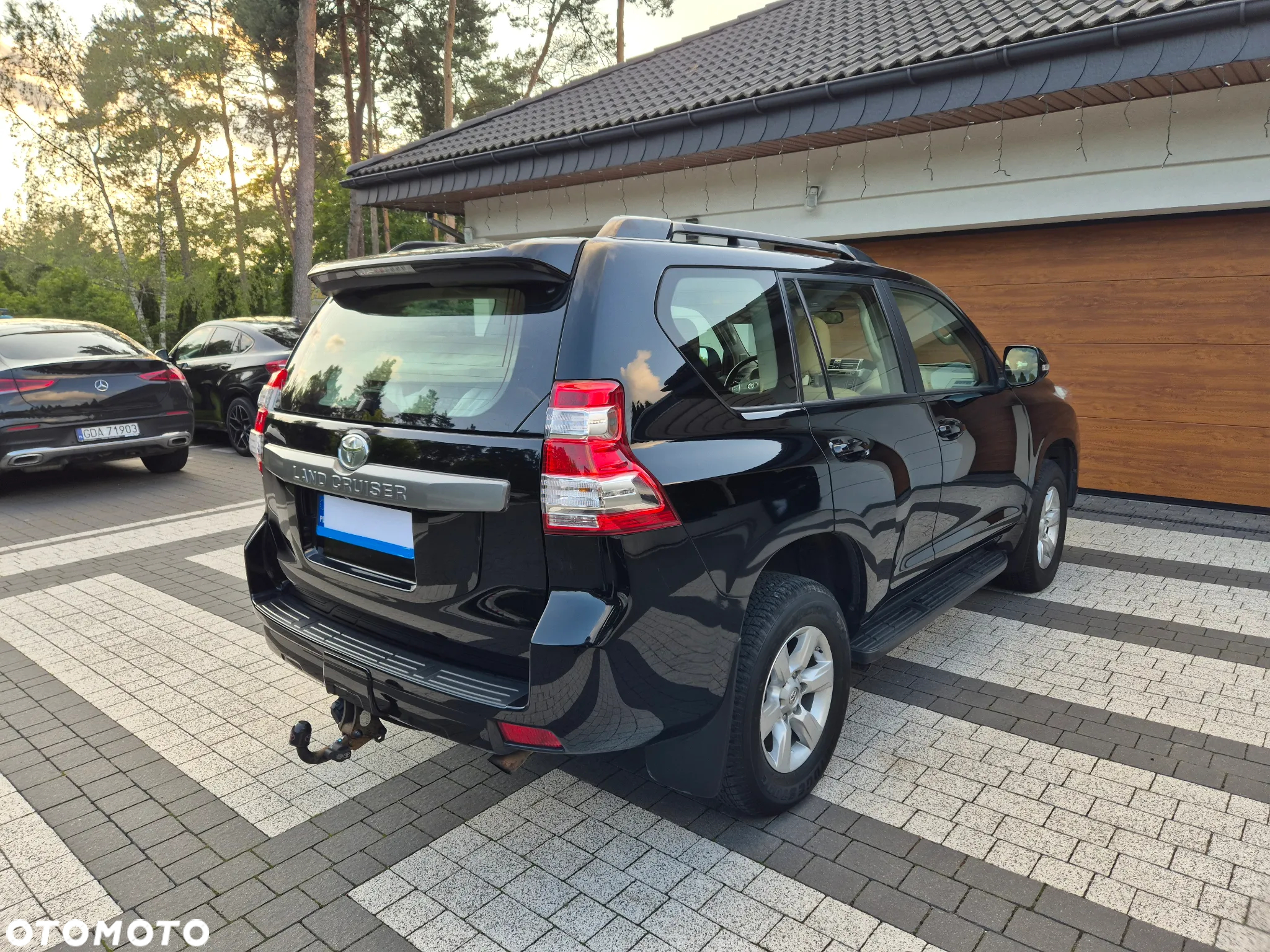 Toyota Land Cruiser - 17