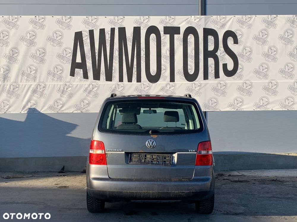VW VOLKSWAGEN TOURAN 2004 *SAMOCHÓD NA CZĘŚCI* 3546  MASKA, LAMPA, DRZWI, LUSTERKO, ZDERZAK, GRILL, BŁOTNIK, KLAPA, BELKA, DESKA, FOTELE, KANAPA, ĆWIARTKA KIEROWNICA, TARCZE, ZACISKI, ZAWIESZENIE, KOMPLETNY PRZÓD, KOMPLETNY TYŁ, LICZNIK, ZEGARY, PRAWE LEWE PRZÓD TYŁ - 4