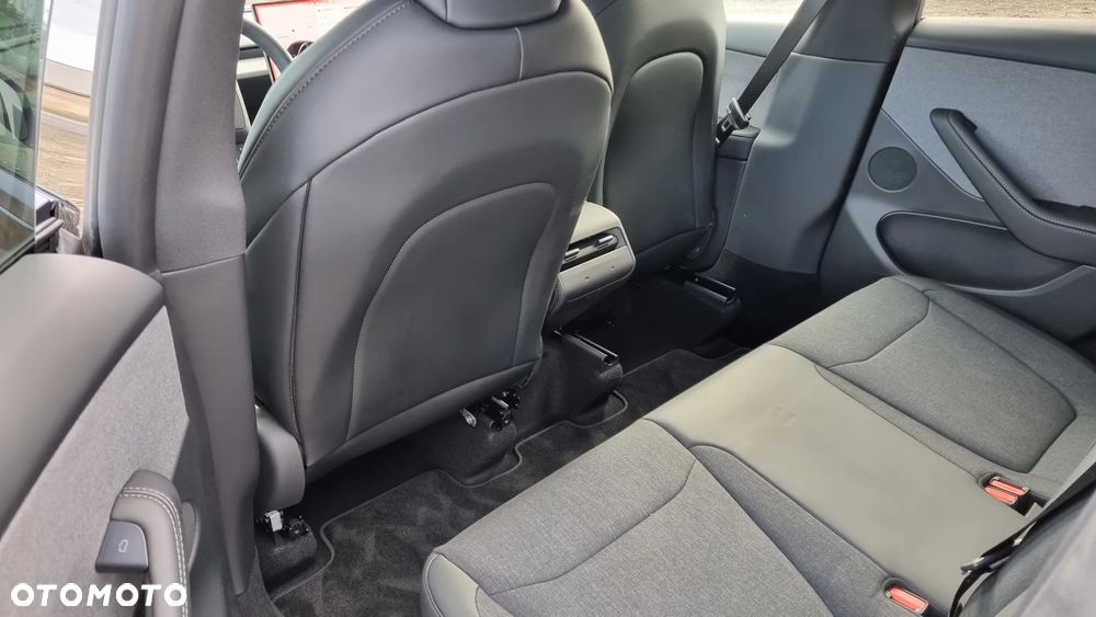 Tesla Model Y Standard - 24
