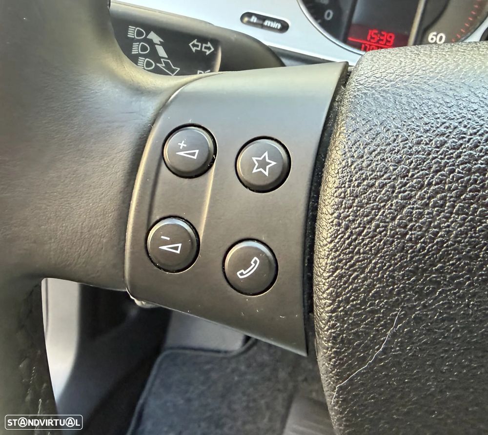 VW Passat 2.0 TDI Edition Highline - 17