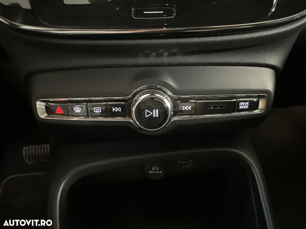 Volvo XC 40 - 18
