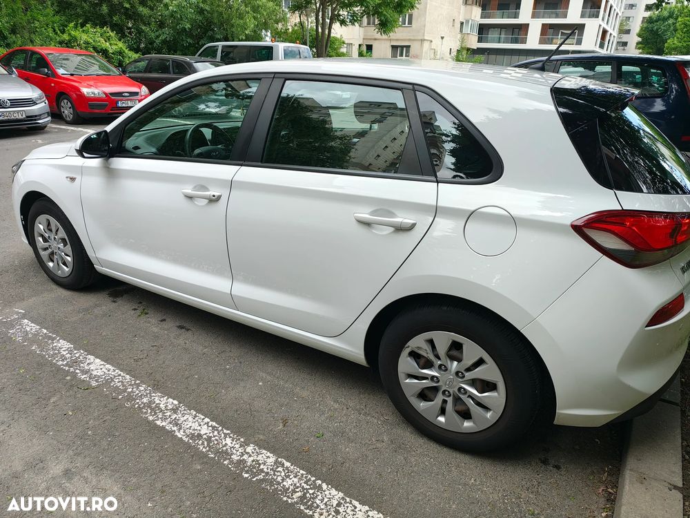 Hyundai i30 1.4 100CP 5DR M/T Comfort - 4