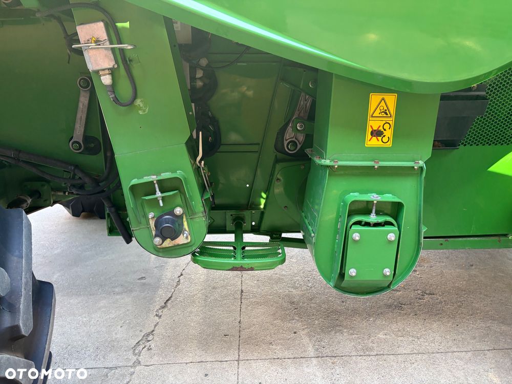 John Deere S680i - 26