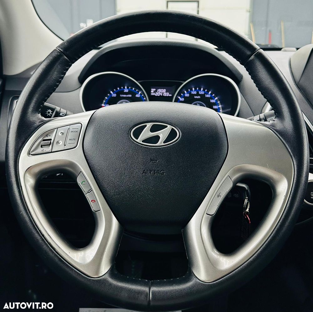 Hyundai ix35 1.7 CRDI 2WD blue Finale Silver - 30