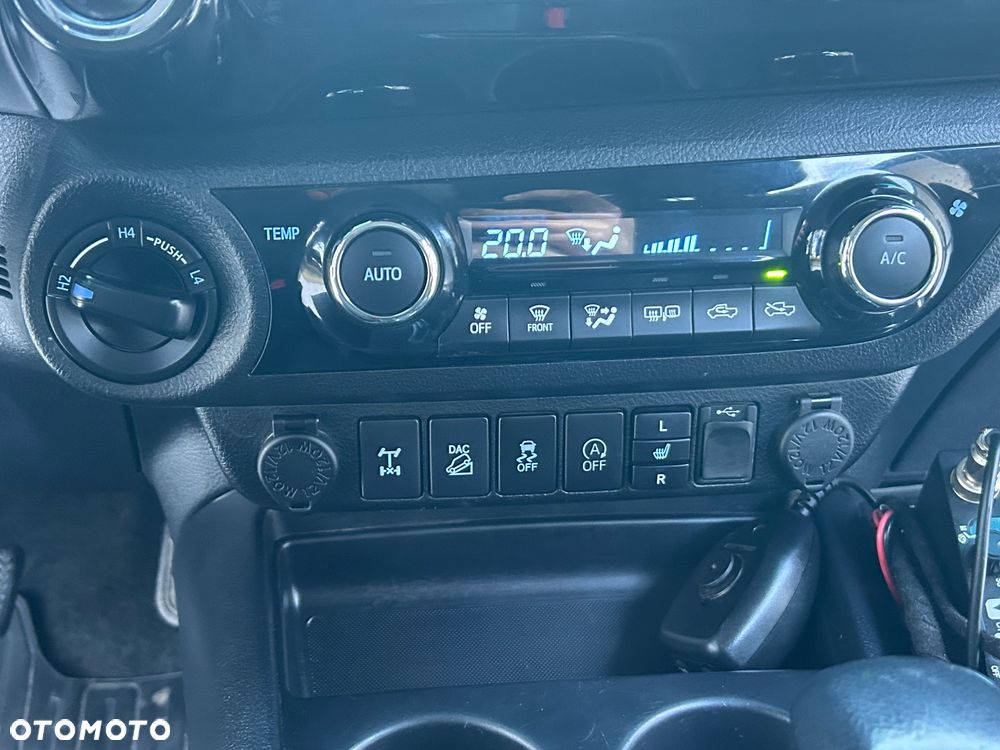 Toyota Hilux - 12
