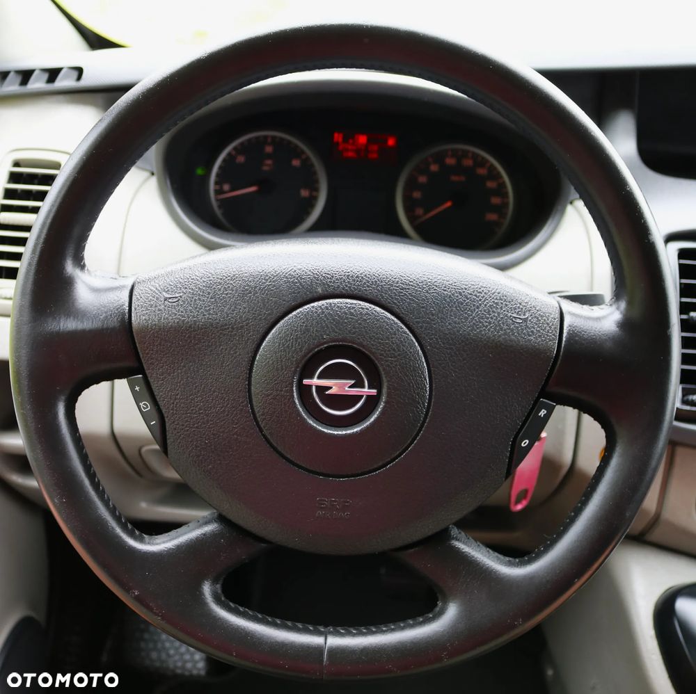 Opel Vivaro - 18
