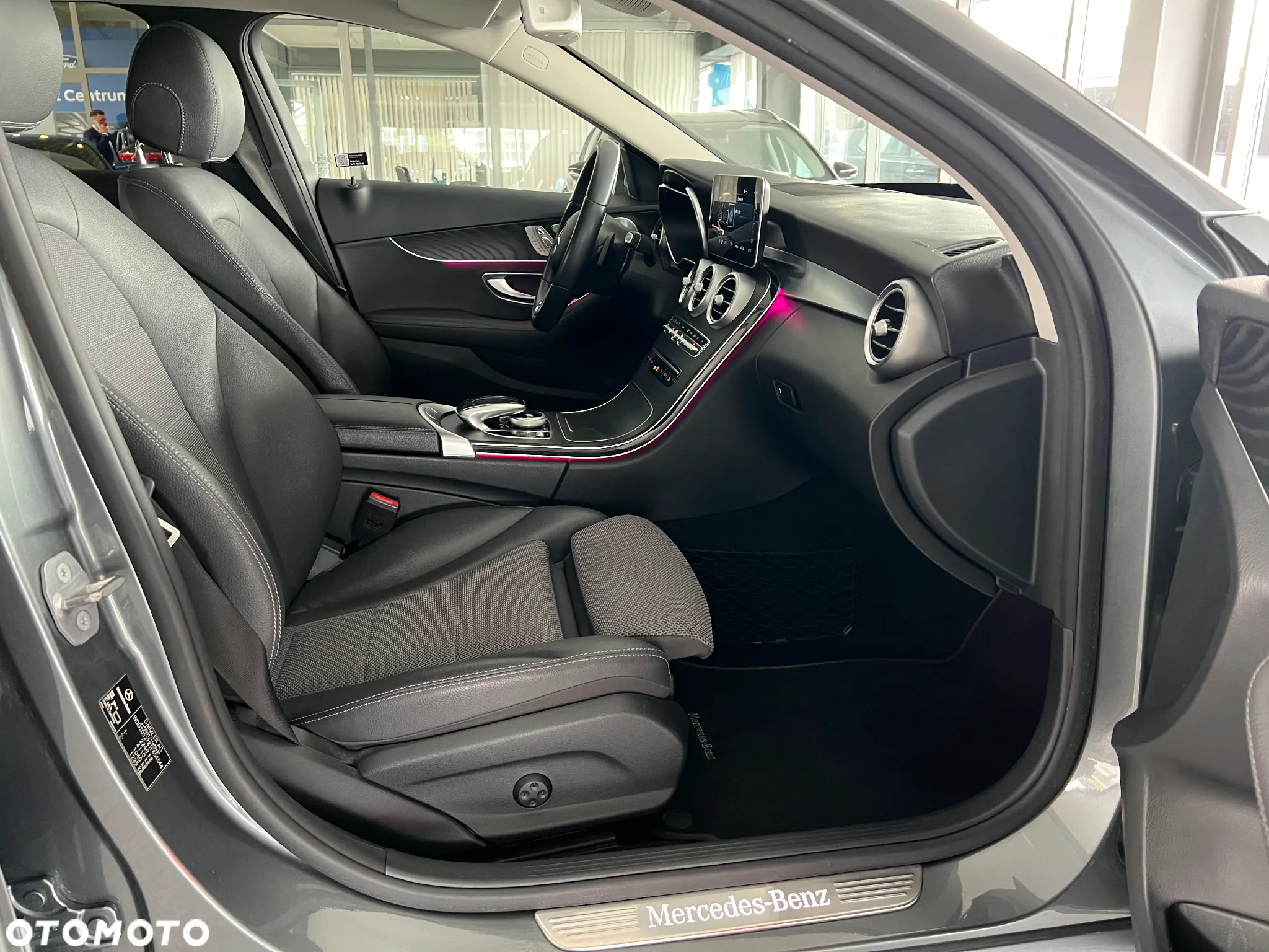 Mercedes-Benz Klasa C 200 4MATIC 9G-TRONIC - 41