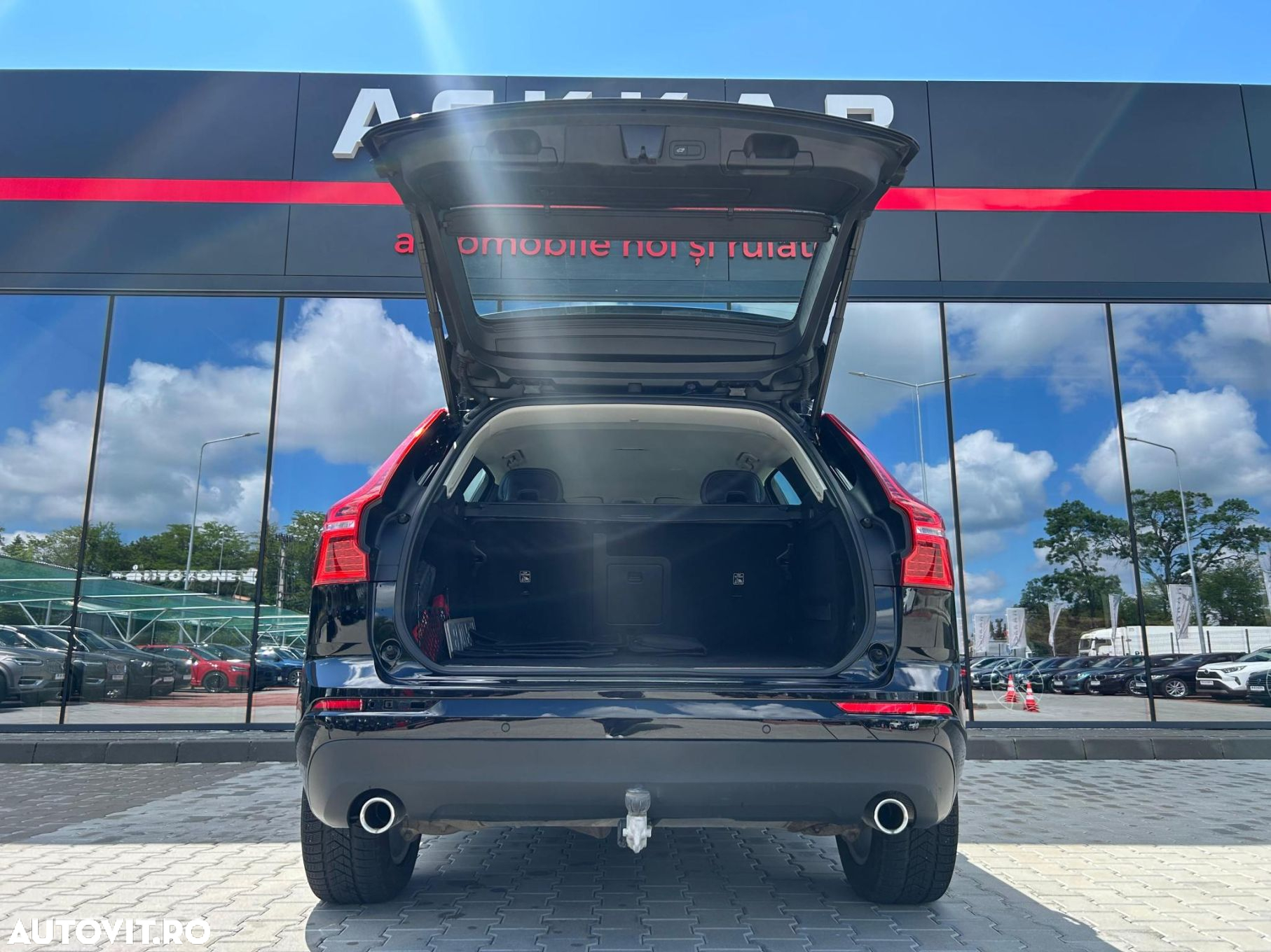 Volvo XC 60 B4 MHEV AWD Momentum Pro - 6