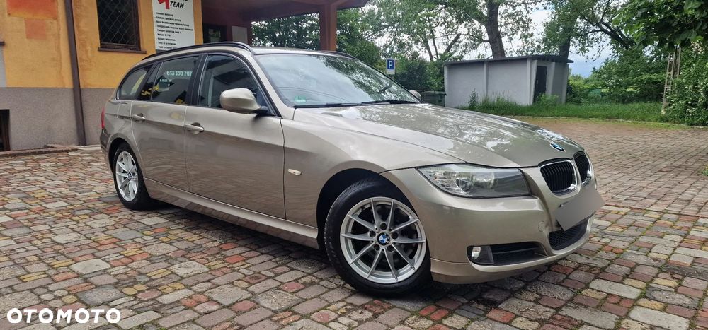 BMW Seria 3 320d DPF Edition Sport - 24
