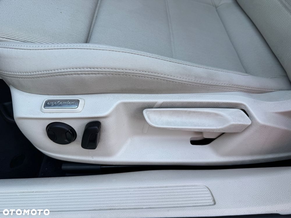 Volkswagen Passat 2.0 TDI SCR Comfortline - 30
