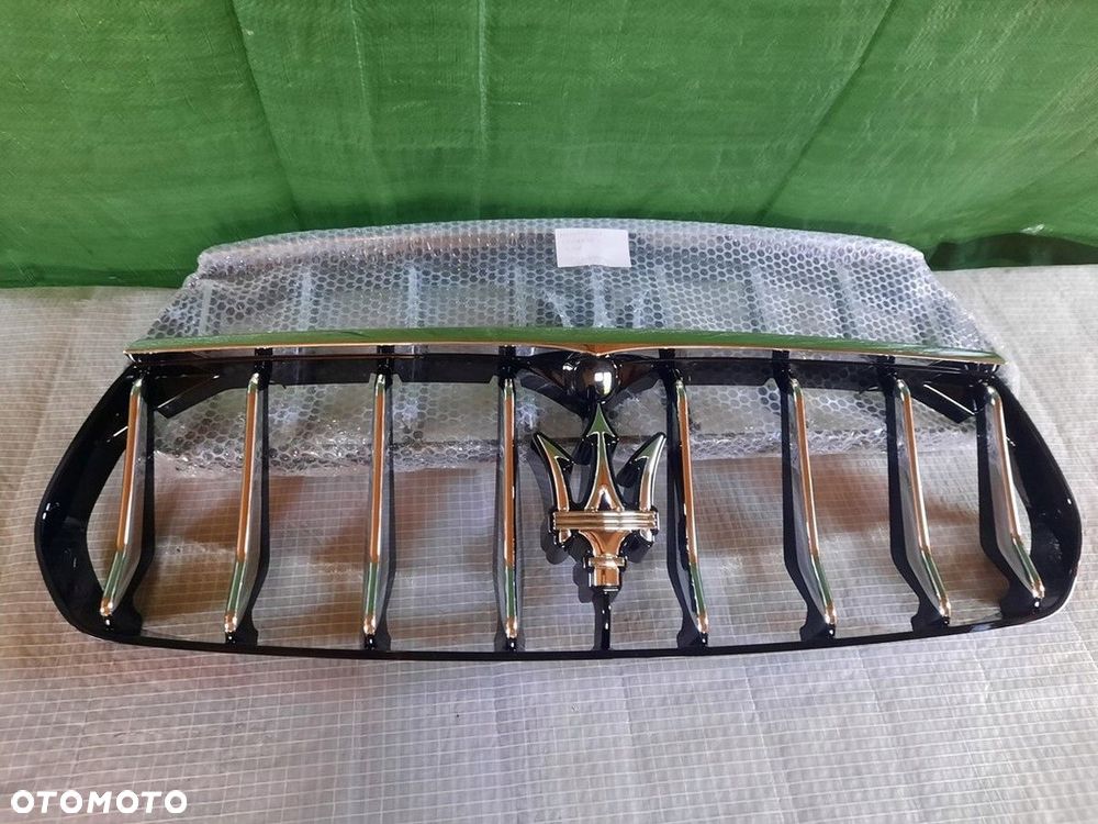 atrapa grill maserati levante 2016- orginal nowy 670041948 chrom - 1