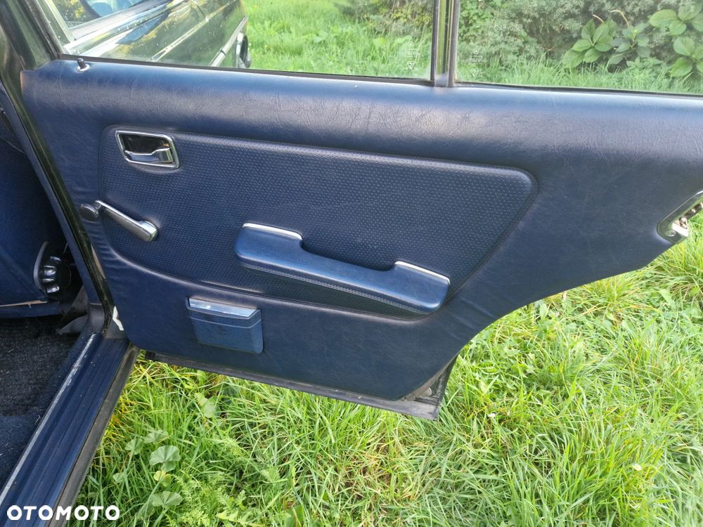 Mercedes-Benz W123 - 23