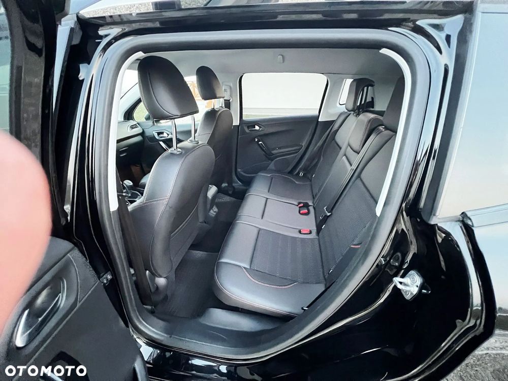 Peugeot 2008 BlueHDi 120 EAT6 Black Edition - 15