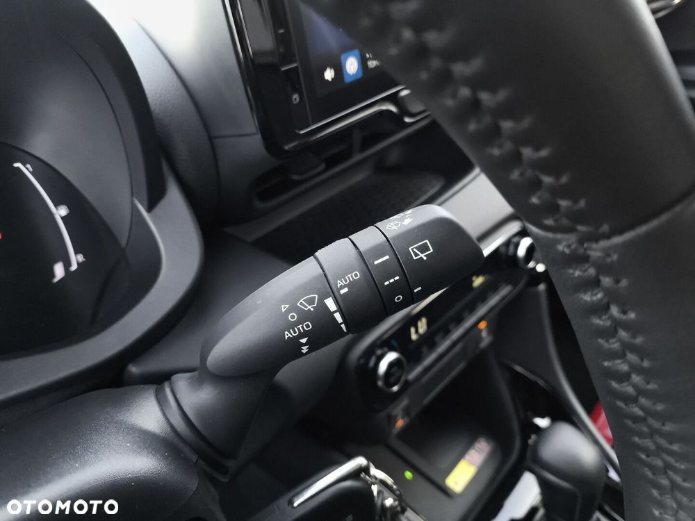 Toyota Yaris Hybrid 1.5 Style - 27