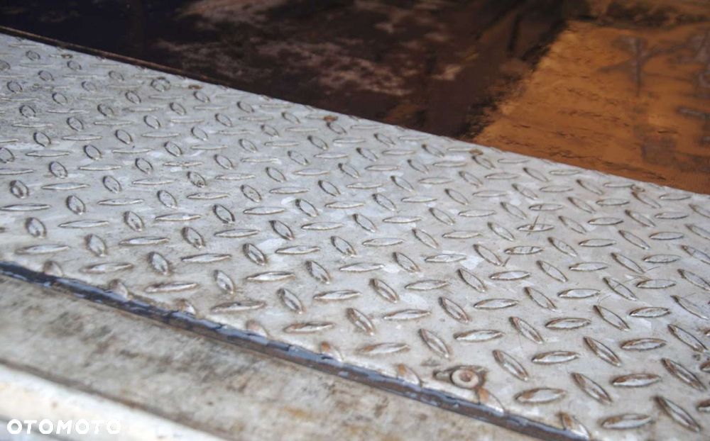 Schmitz Cargobull SCS kurtyna, podnoszona oś - 10