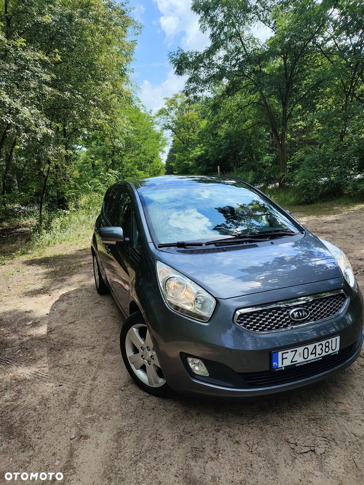 Kia Venga - 10