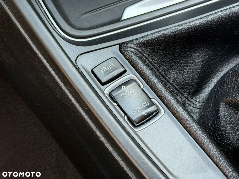 BMW Seria 3 320i Sport Line - 17