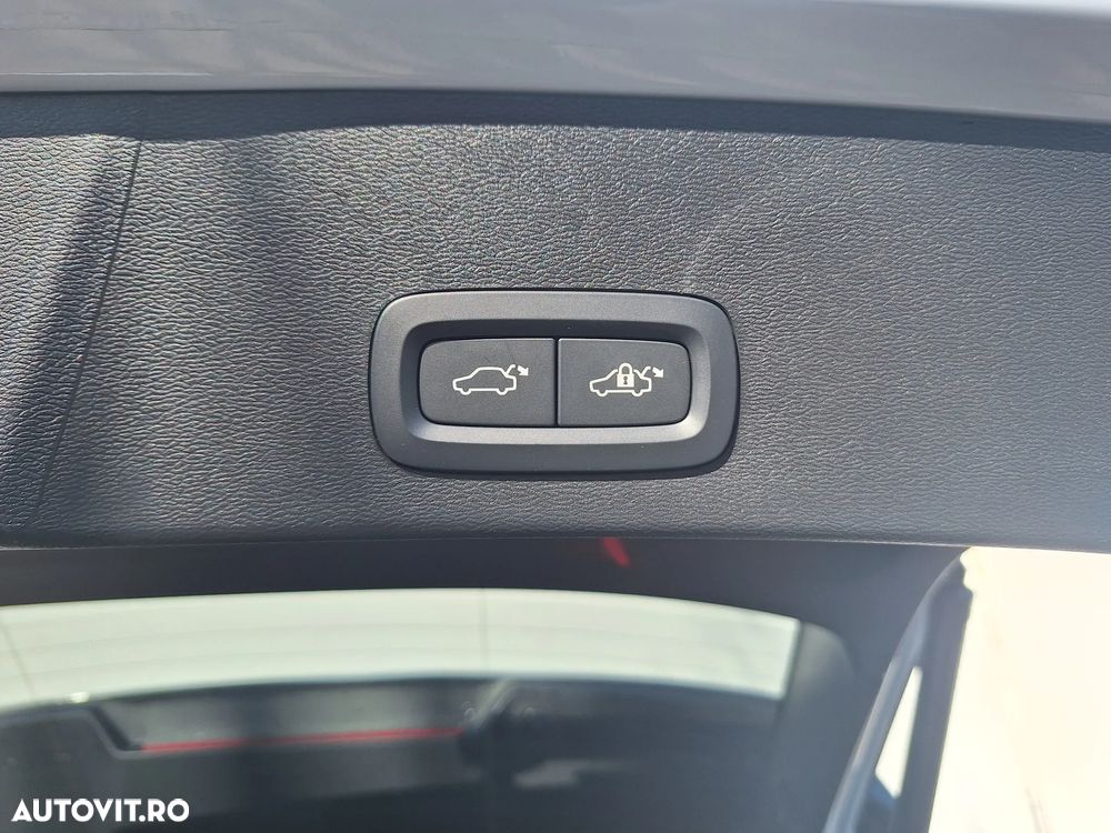 Volvo XC 40 Recharge Single Motor Extended Range RWD Plus - 36