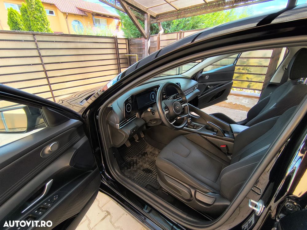 Hyundai Elantra 1.6 l 123 CP 6MT Highway - 12