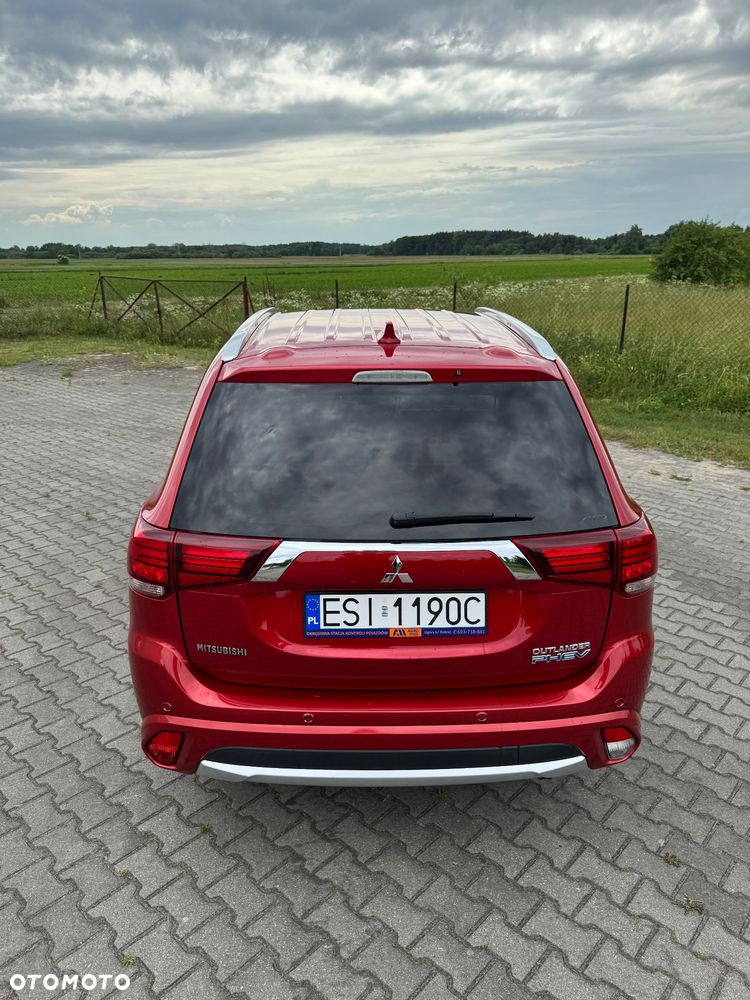 Mitsubishi Outlander - 8
