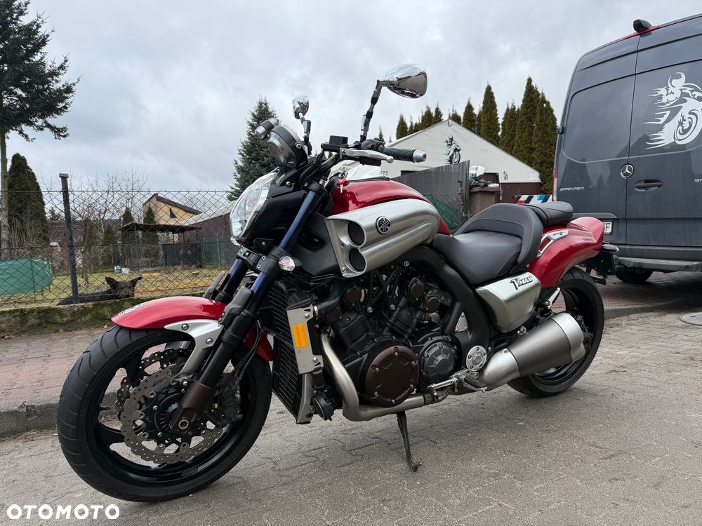Yamaha V-MAX - 24