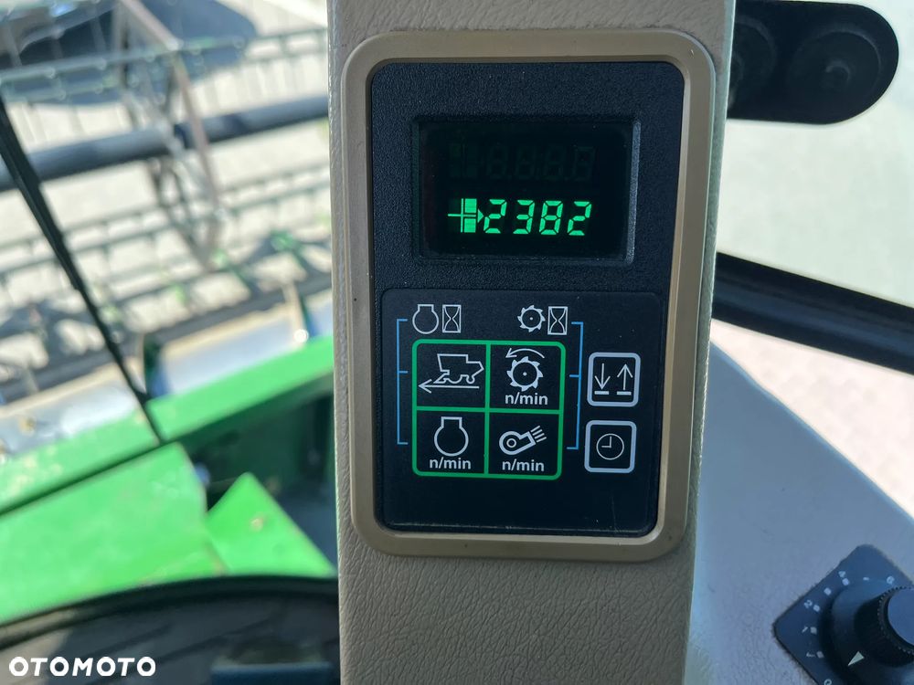John Deere 2254 HillMaster - 18