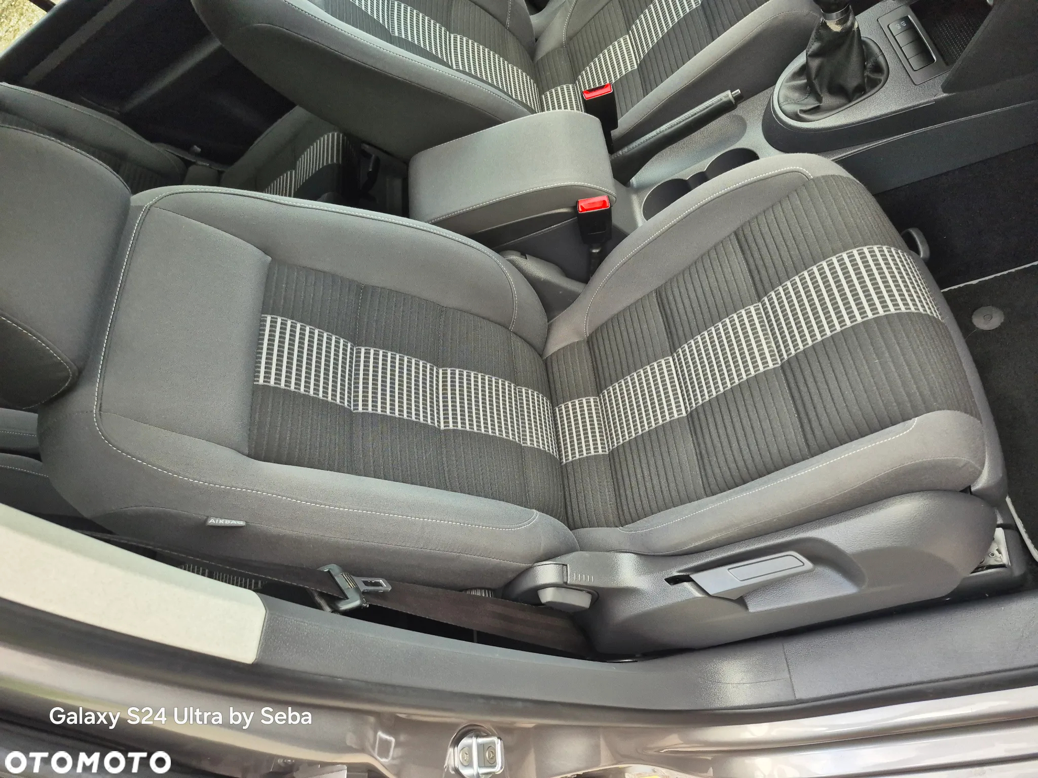 Volkswagen Touran 2.0 TDI Highline - 22