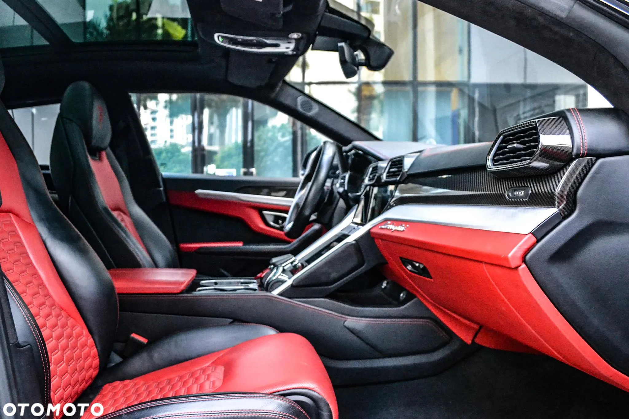 Lamborghini Urus Standard - 21