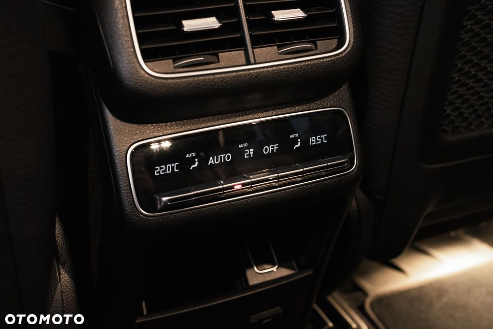 Mercedes-Benz GLS - 33