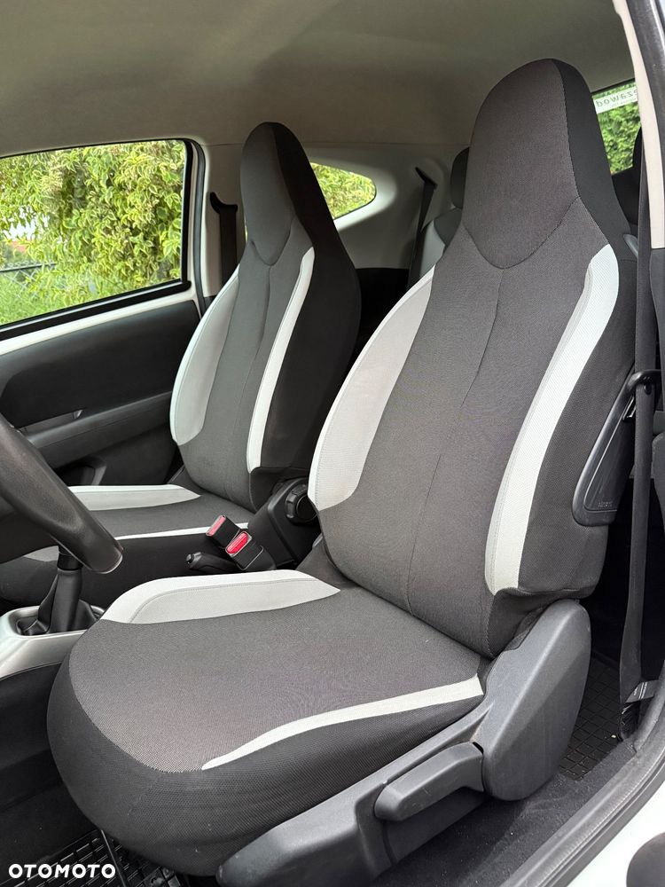 Toyota Aygo x-play - 7