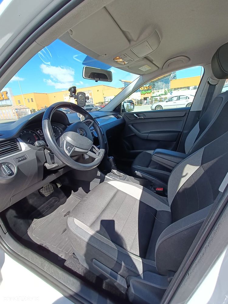 Skoda RAPID 1.2 TSI Ambition DSG - 25