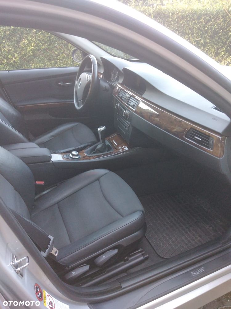 BMW Seria 3 320d - 5