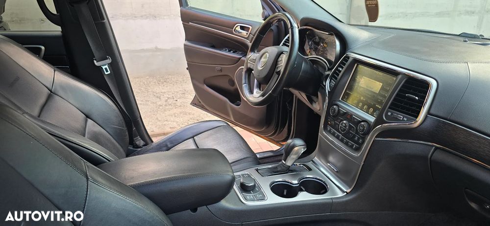Jeep Grand Cherokee - 15