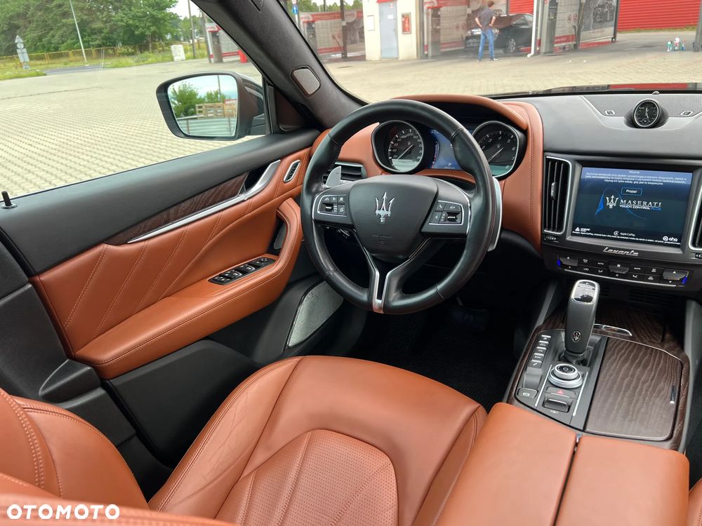 Maserati Levante Q4 GranLusso - 21
