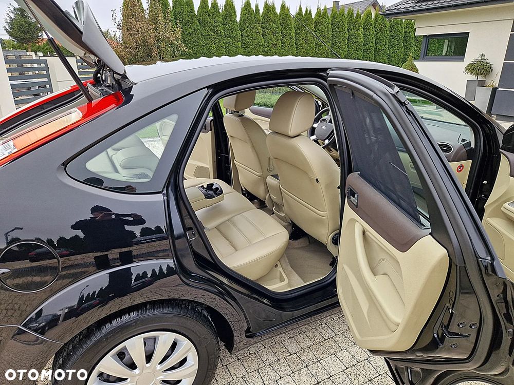 Ford Focus 1.6 Ghia - 13