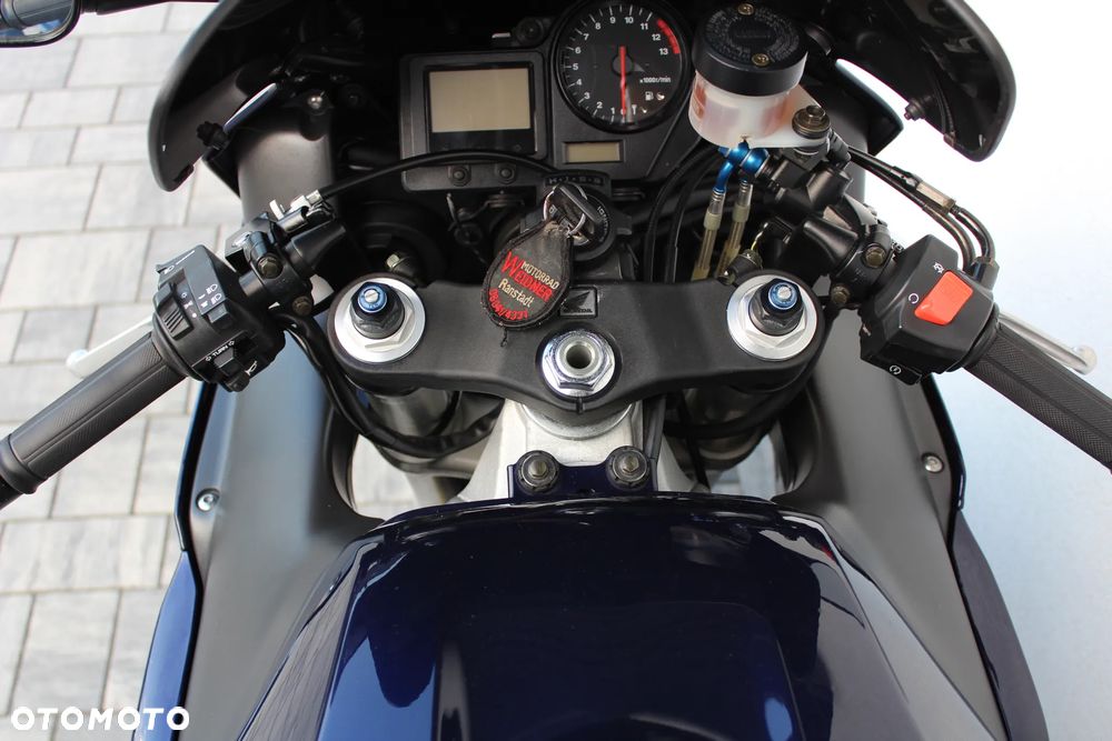 Honda CBR - 18