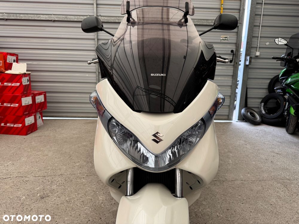 Suzuki Burgman - 16